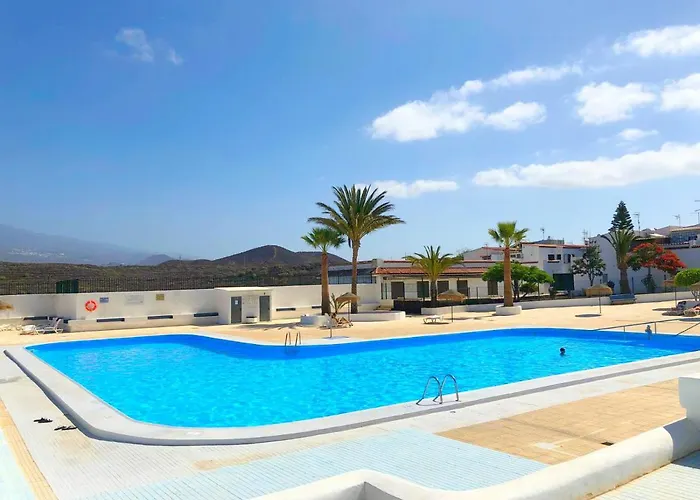 New Renovated Duplex Near The Ocean Located In Tenerife Sur شقة