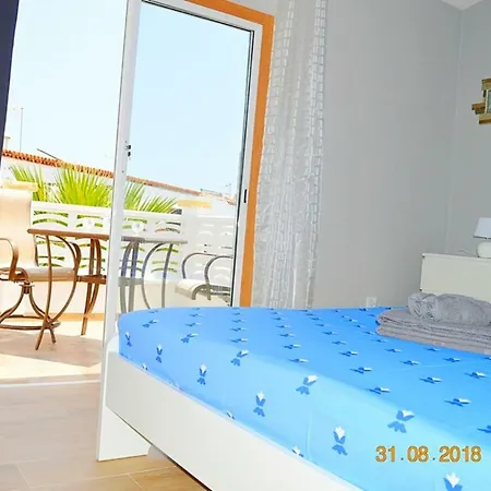 Apartment New Renovated Duplex Near The Ocean Located In Tenerife Sur