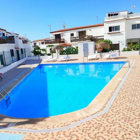 New Renovated Duplex Near The Ocean Located In Tenerife Sur קוסטה דל סילנסיו