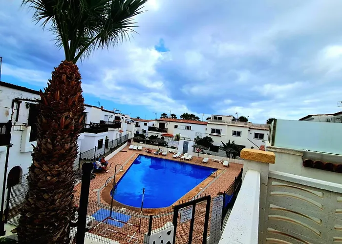 New Renovated Duplex Near The Ocean Located In Tenerife Sur דירה