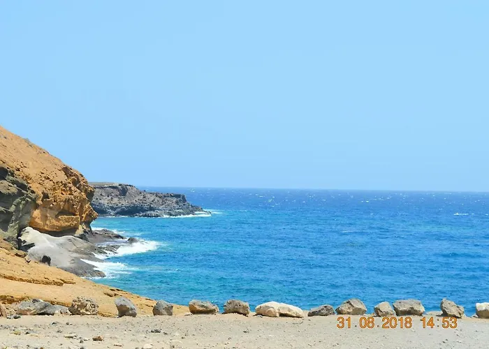 New Renovated Duplex Near The Ocean Located In Tenerife Sur *