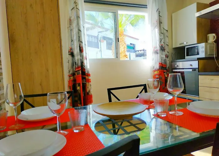 Apartamento New Renovated Duplex Near The Ocean Located In Tenerife Sur *