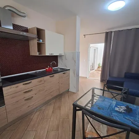 New Renovated Duplex Near The Ocean Located In Tenerife Sur Appartamento